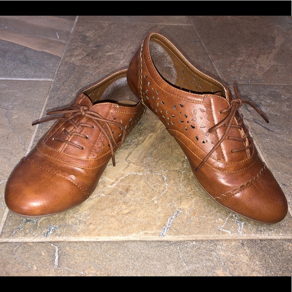 XOXO FLAT LACE UP SHOES 👠 - Picture 2 of 9